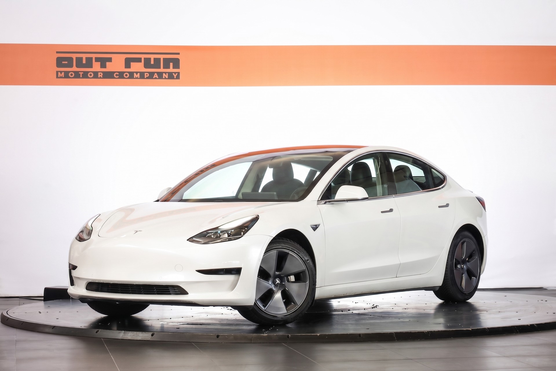 TESLA Model 3-image-0