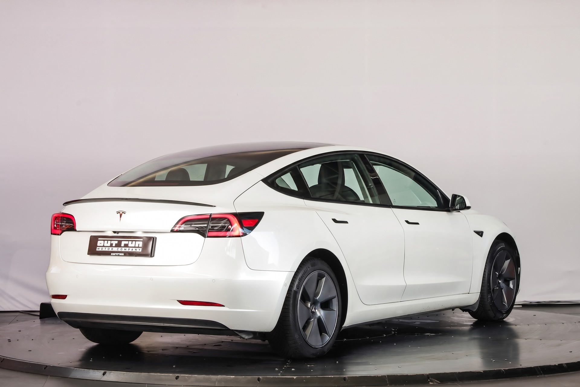 TESLA Model 3-image-3