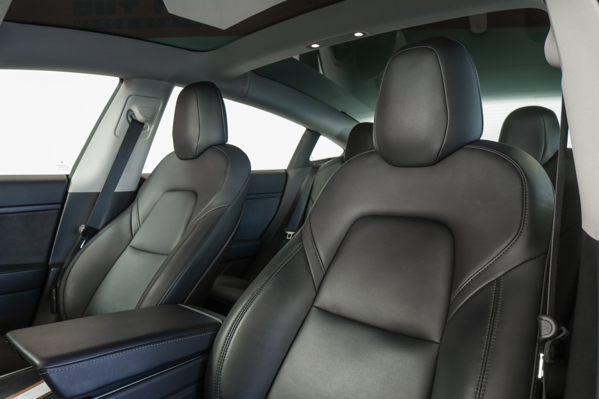 TESLA Model 3-image-14