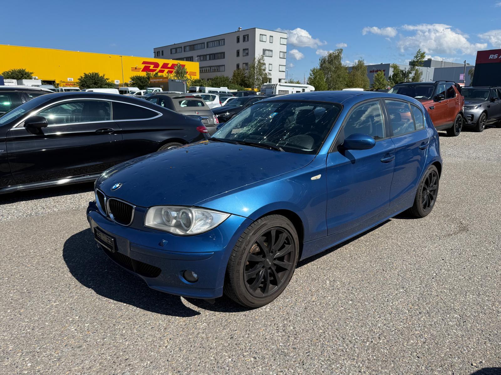 BMW 120i-image-2
