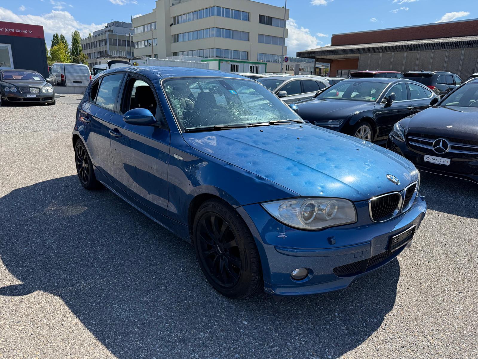 BMW 120i-image-0