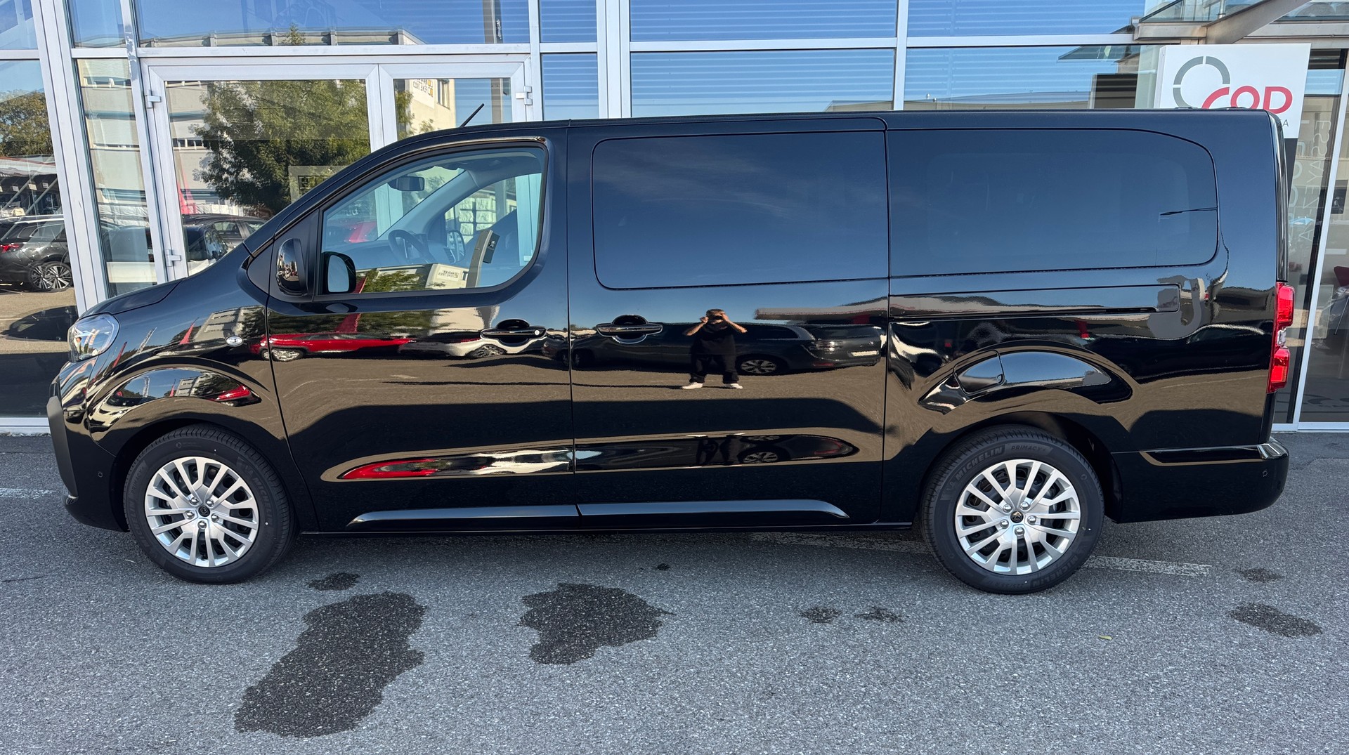 PEUGEOT Traveller 2.2 BlueHDi Business Long EAT8-image-3