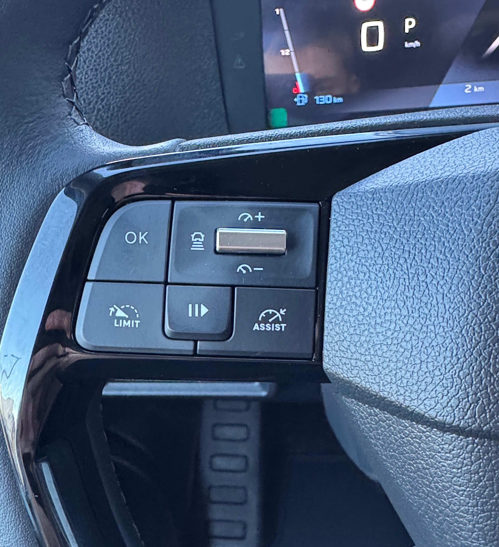 PEUGEOT Traveller 2.2 BlueHDi Business Long EAT8-image-18