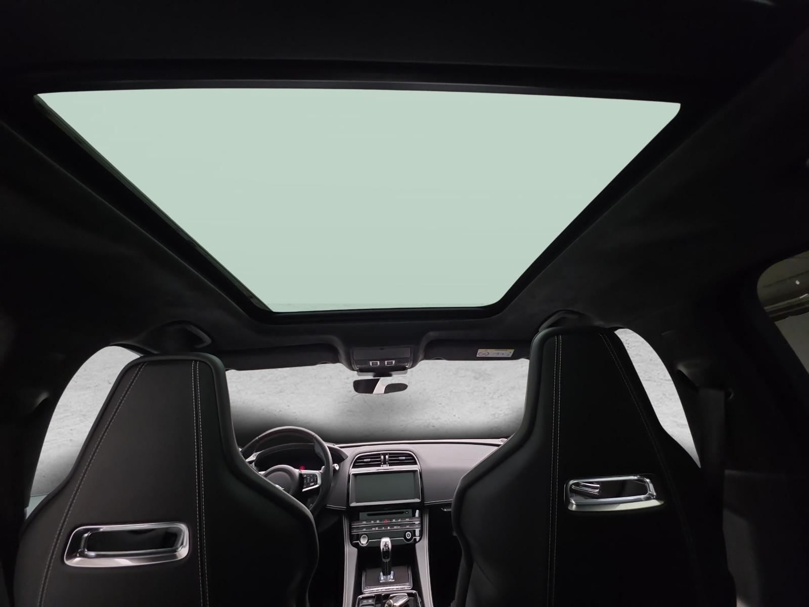 JAGUAR F-Pace 5.0 V8 SVR AWD-image-12