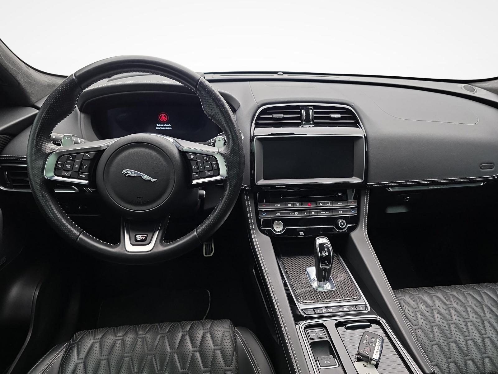 JAGUAR F-Pace 5.0 V8 SVR AWD-image-8