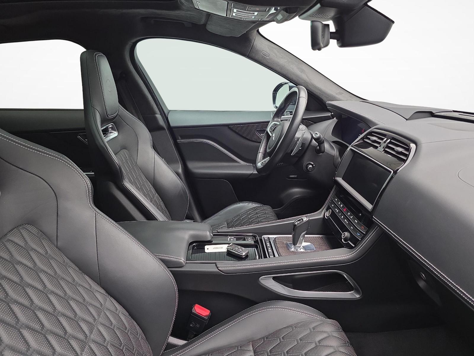 JAGUAR F-Pace 5.0 V8 SVR AWD-image-9