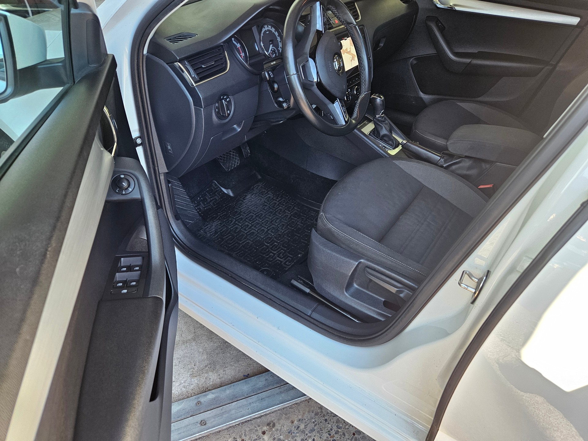 SKODA Octavia 1.5 G-tec Style CNG-image-8