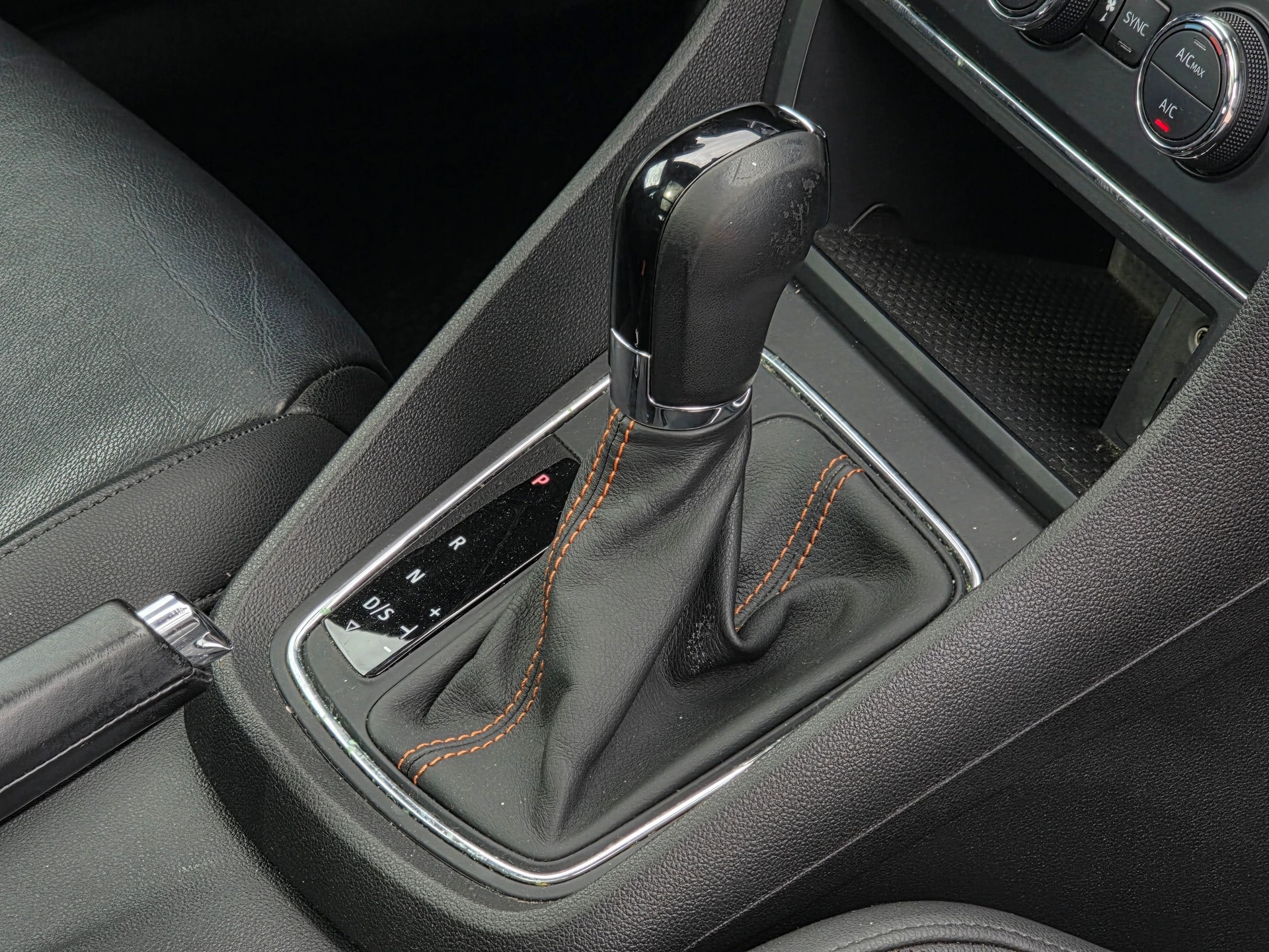 SEAT Leon ST 1.8 TSI X-Perience 4Drive DSG-image-15