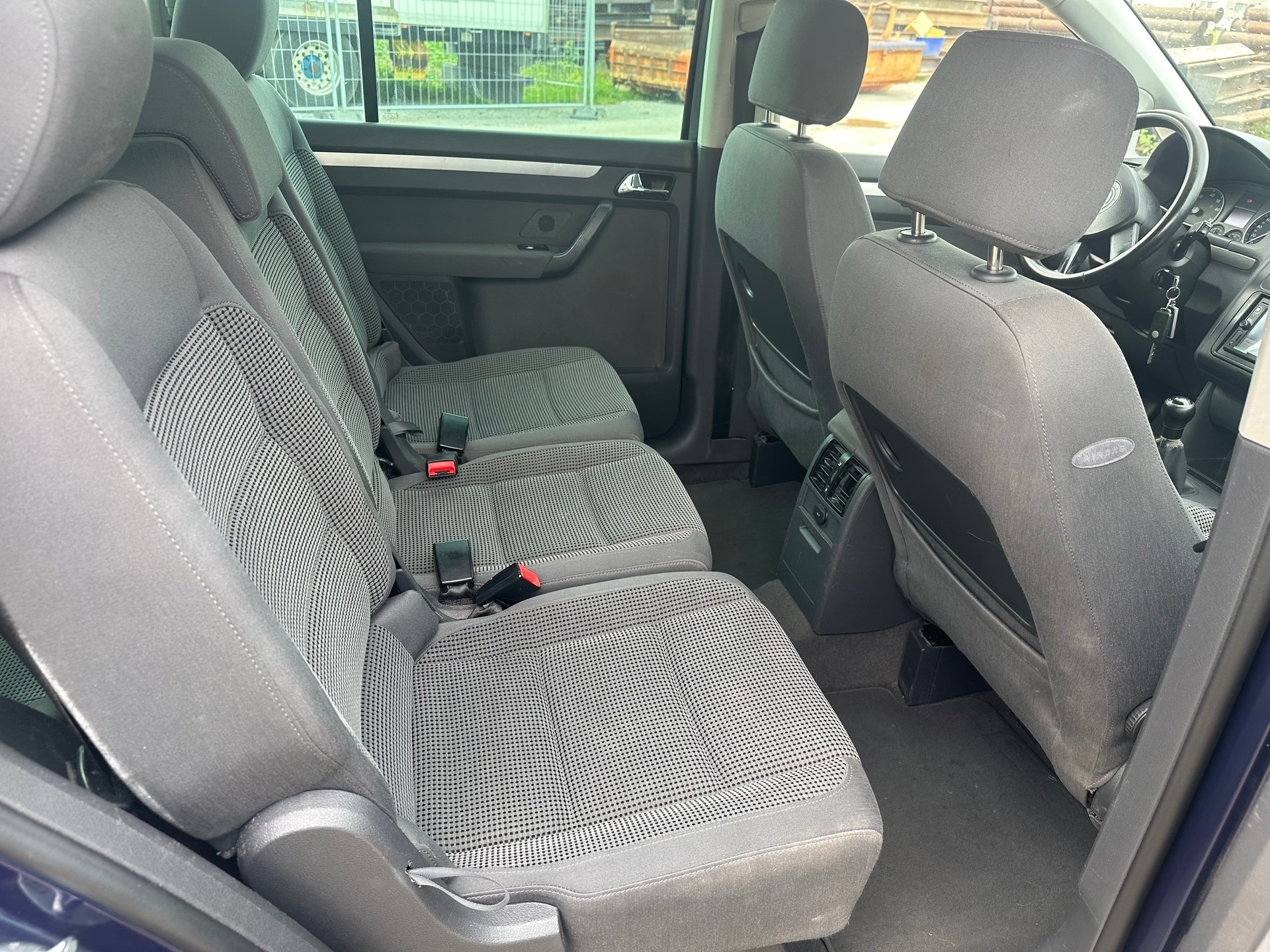 VW Touran 2.0 FSI Highline-image-11