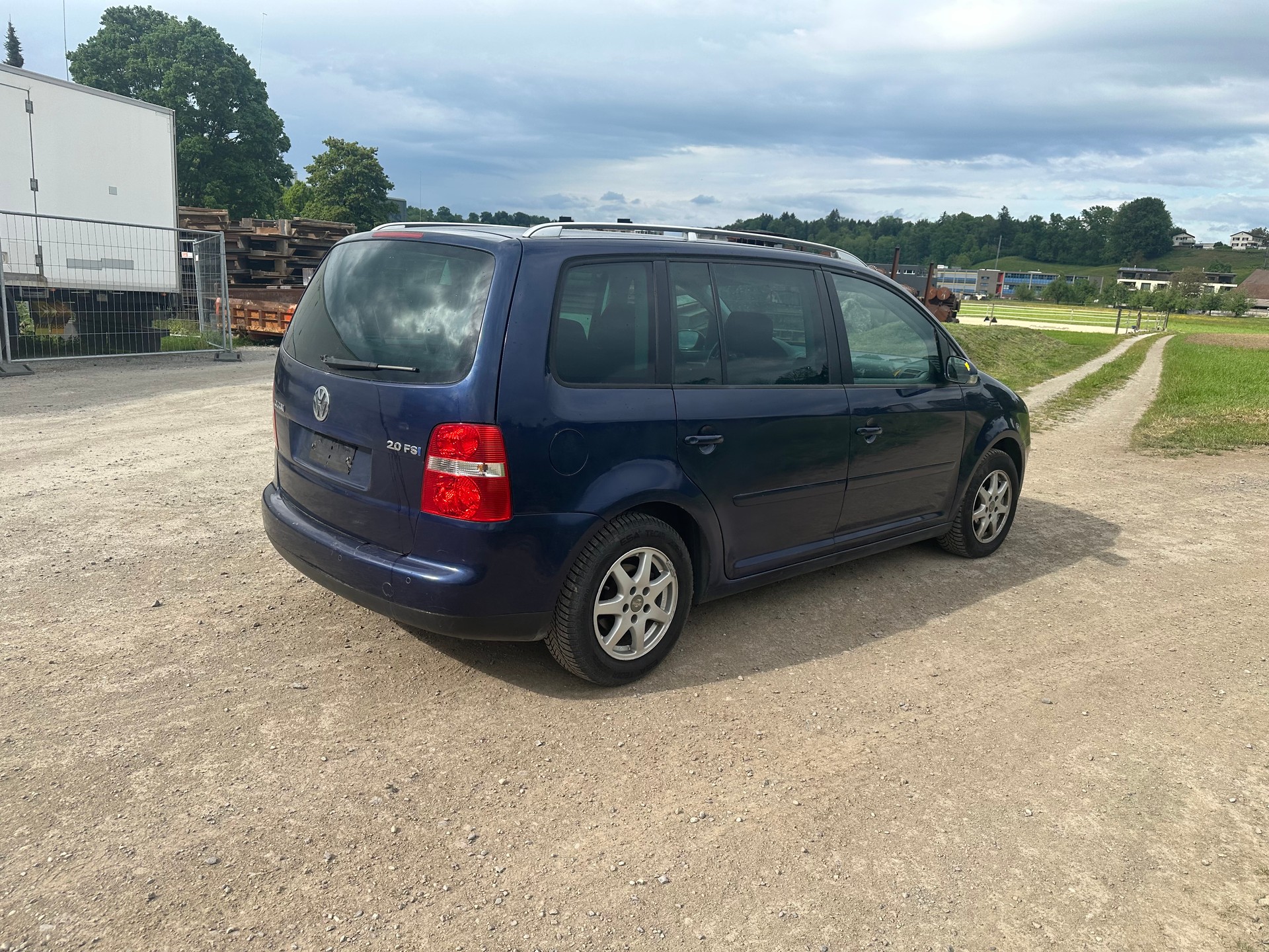 VW Touran 2.0 FSI Highline-image-5