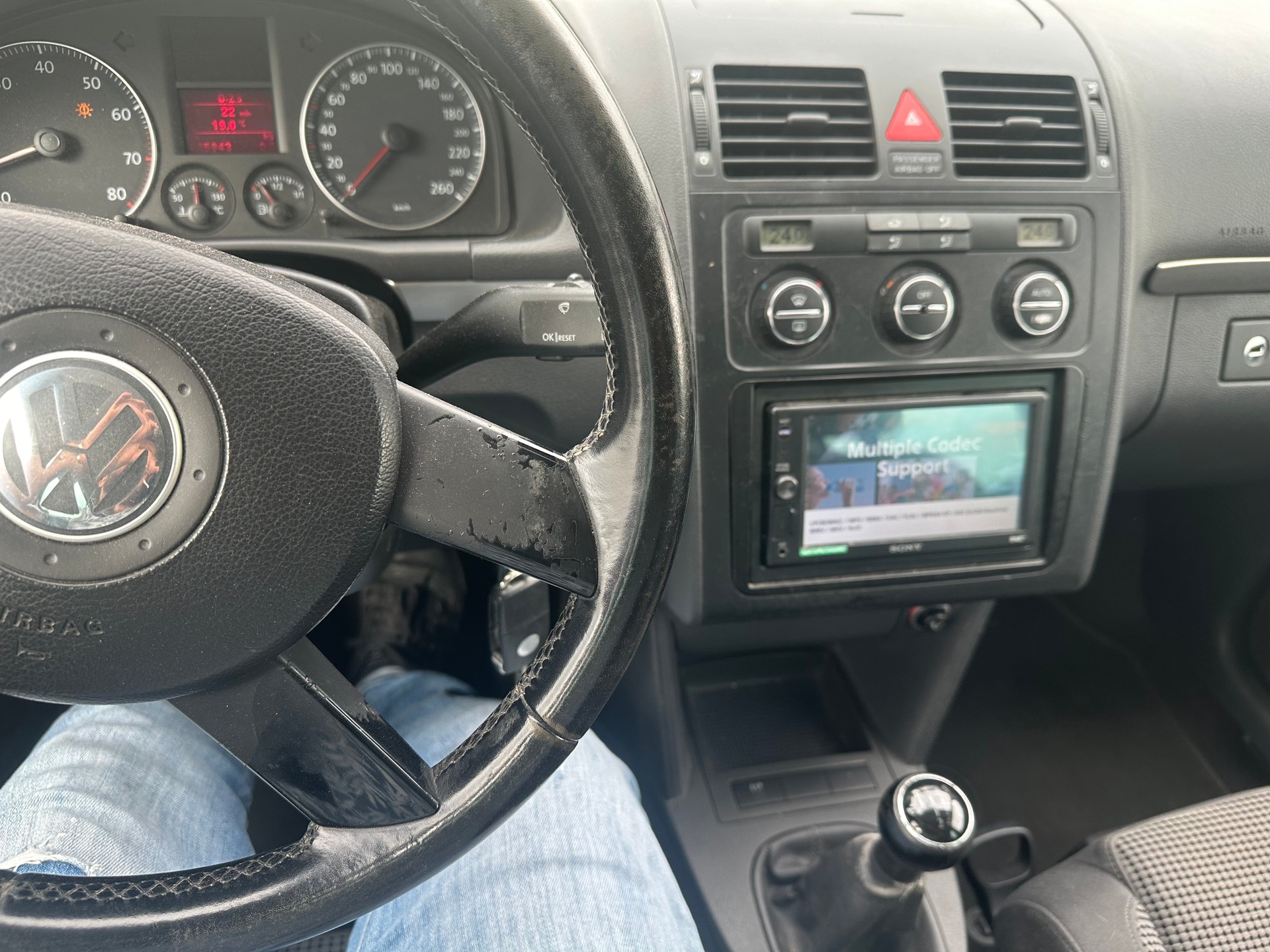 VW Touran 2.0 FSI Highline-image-13