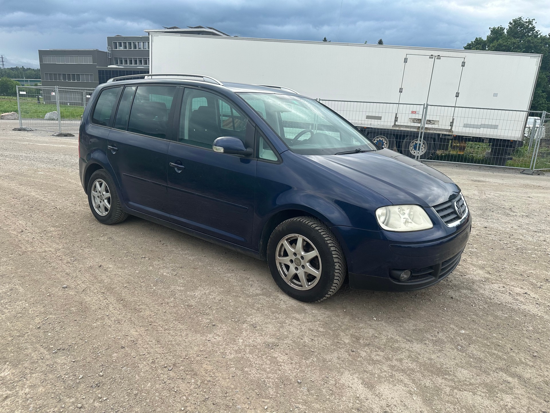 VW Touran 2.0 FSI Highline-image-15