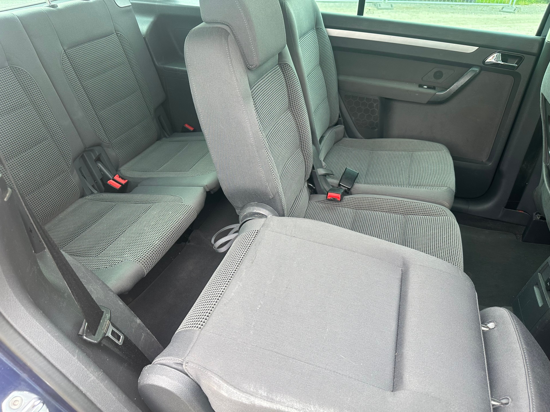 VW Touran 2.0 FSI Highline-image-12