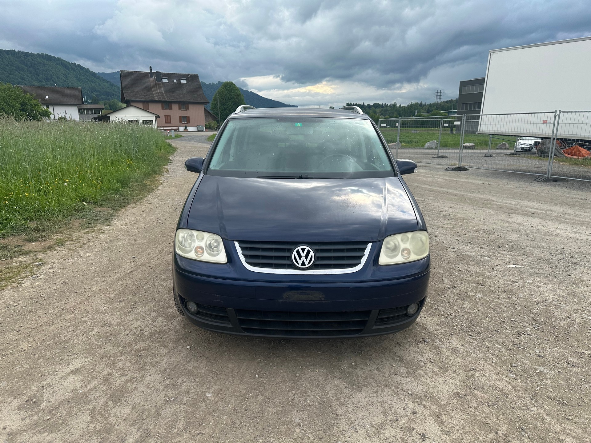 VW Touran 2.0 FSI Highline-image-2
