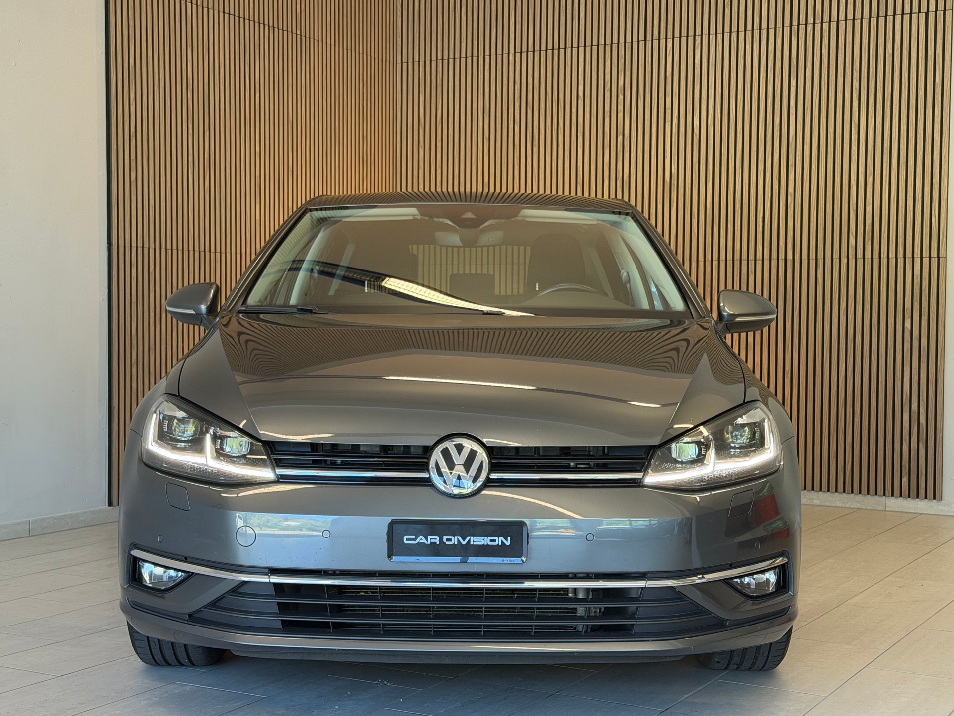 VW Golf 1.0 TSI Comfortline DSG-image-2