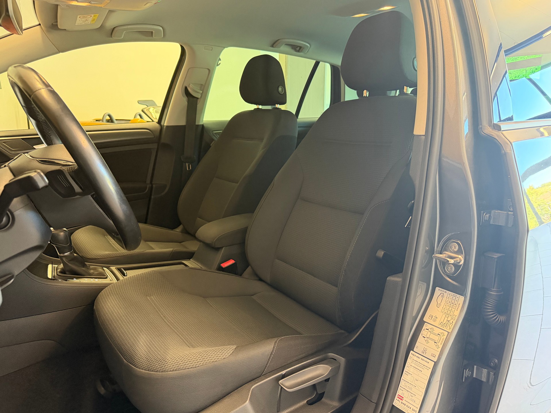 VW Golf 1.0 TSI Comfortline DSG-image-10