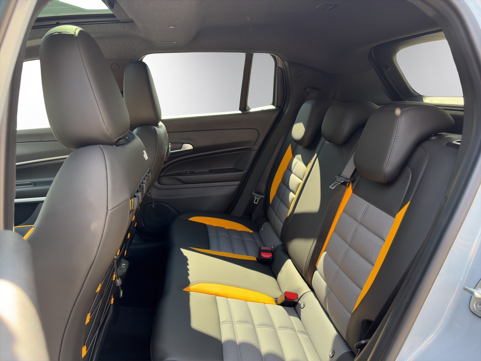 JEEP Avenger 1.2 Turbo MHEV The North Face Sky 4xe-image-5
