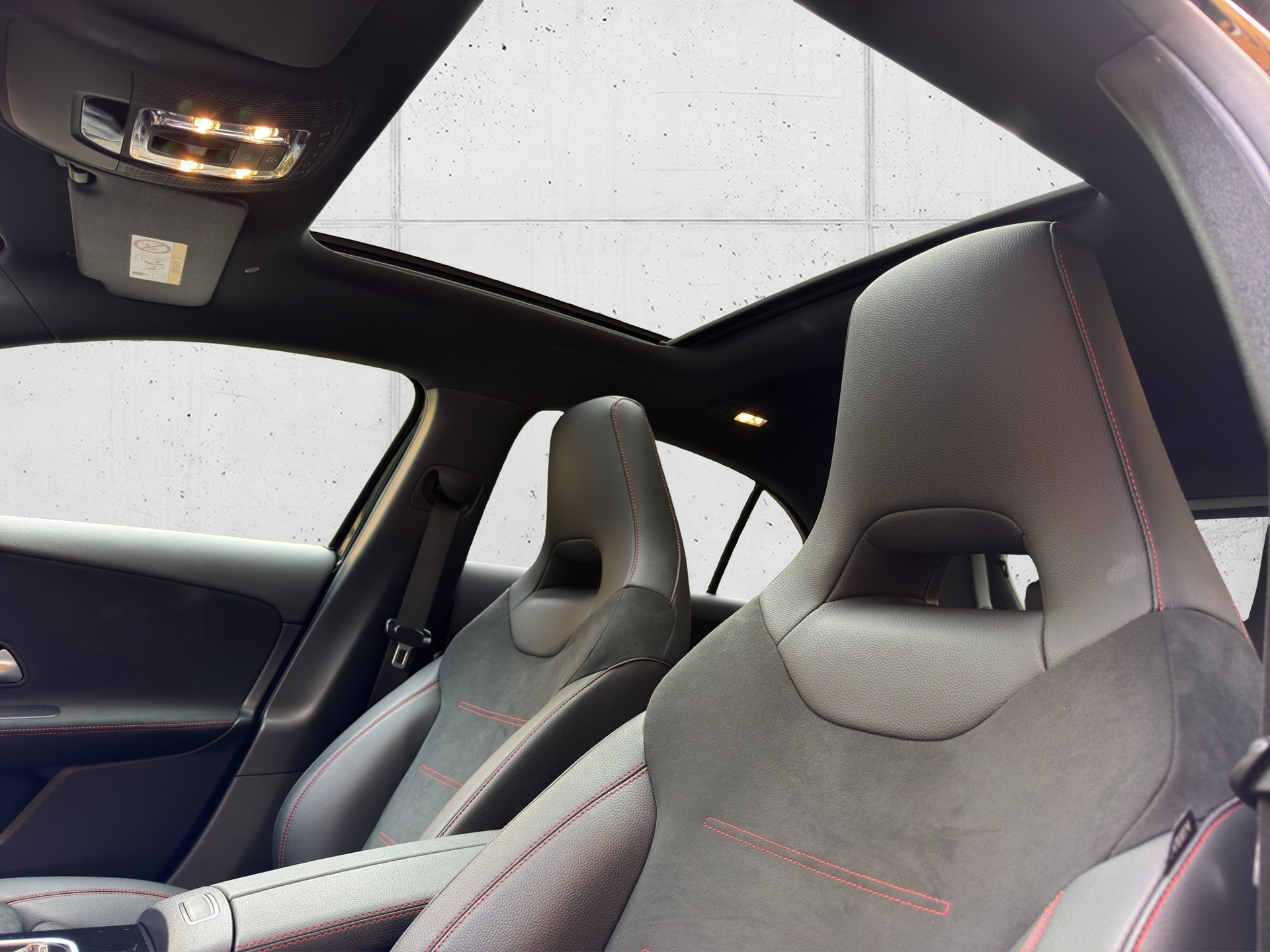 MERCEDES-BENZ A 200 AMG Line 7G-DCT-image-11