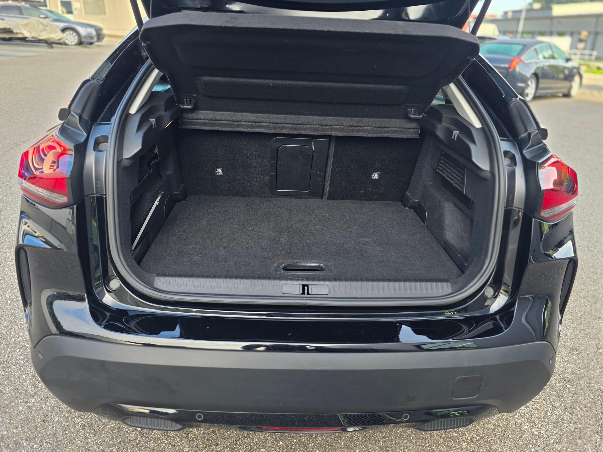 CITROEN Citroën e-C4 Shine-image-7