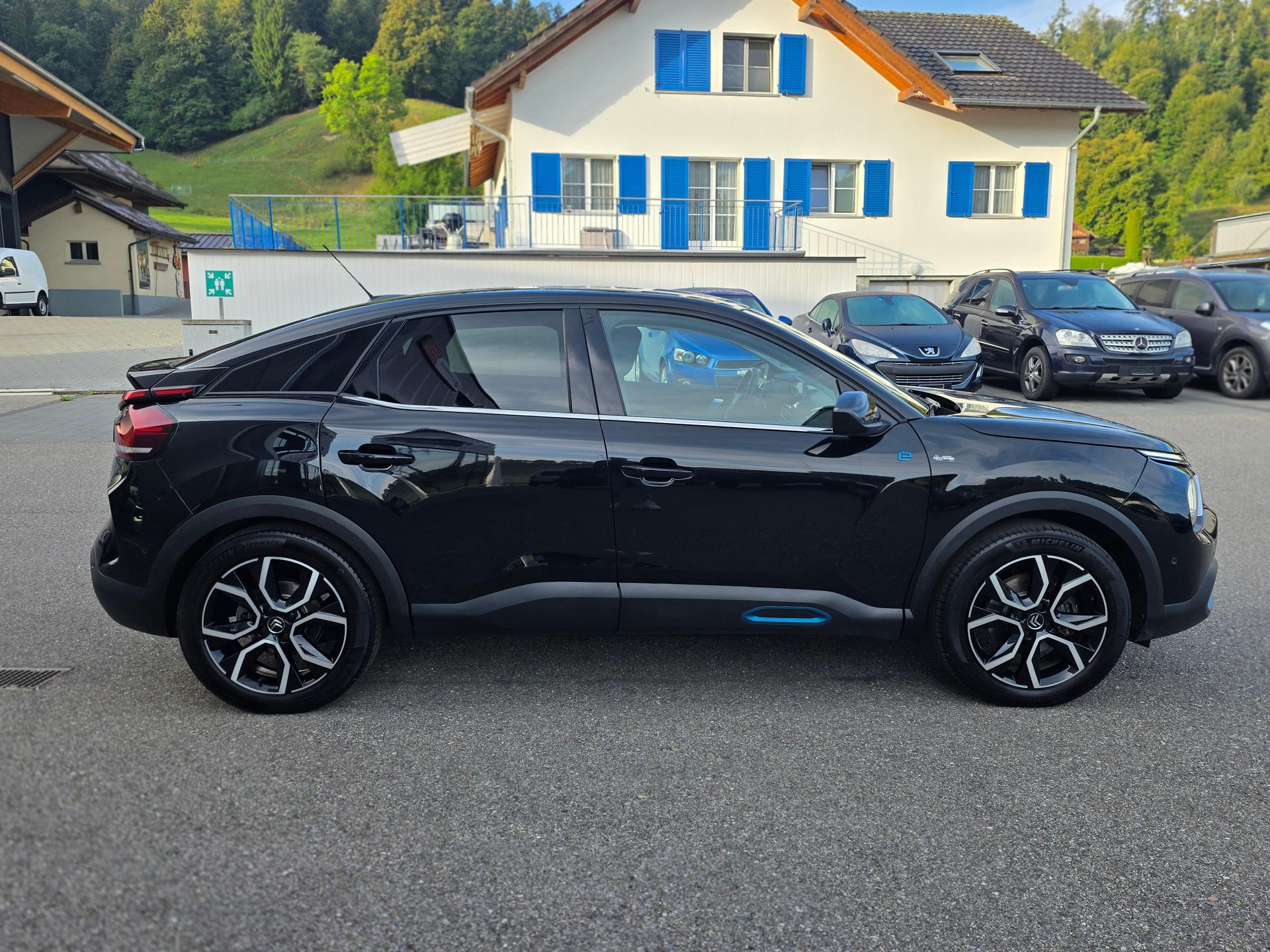 CITROEN Citroën e-C4 Shine-image-5