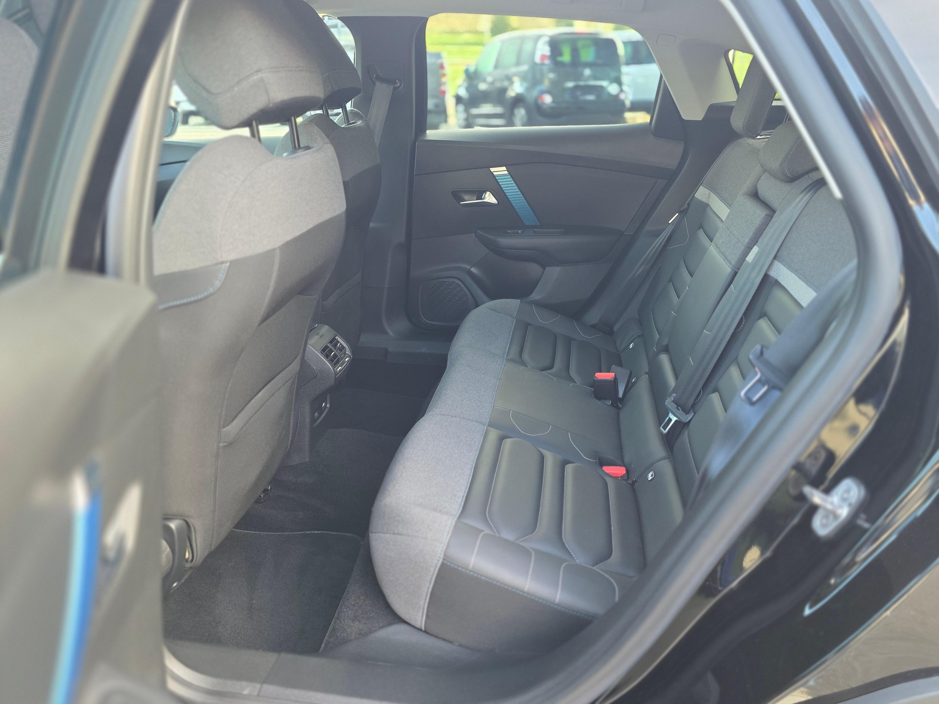 CITROEN Citroën e-C4 Shine-image-9