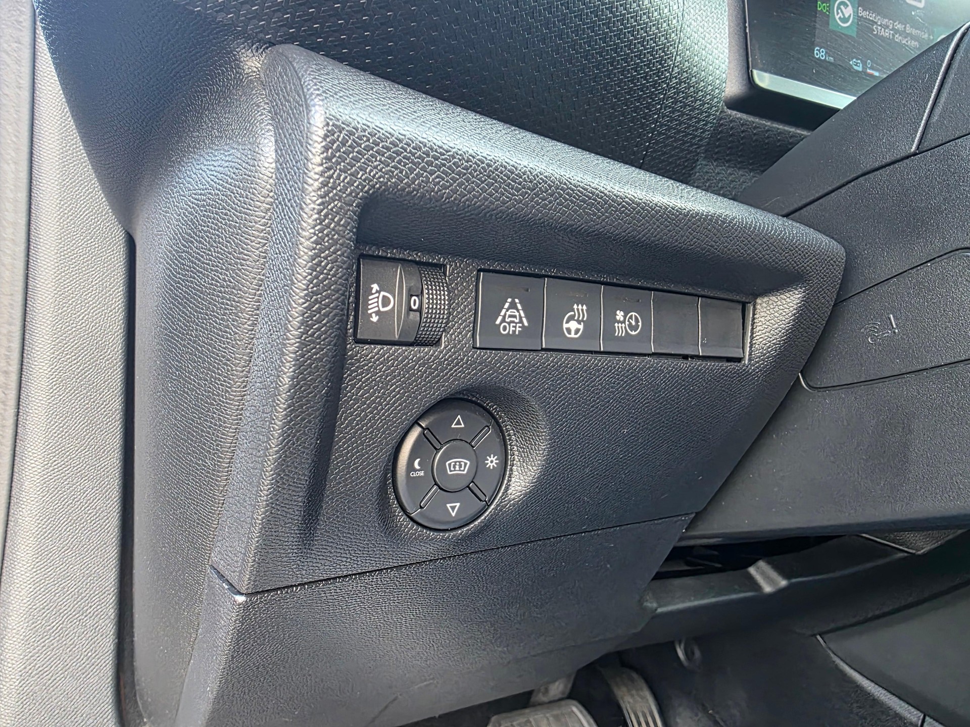 CITROEN Citroën e-C4 Shine-image-12