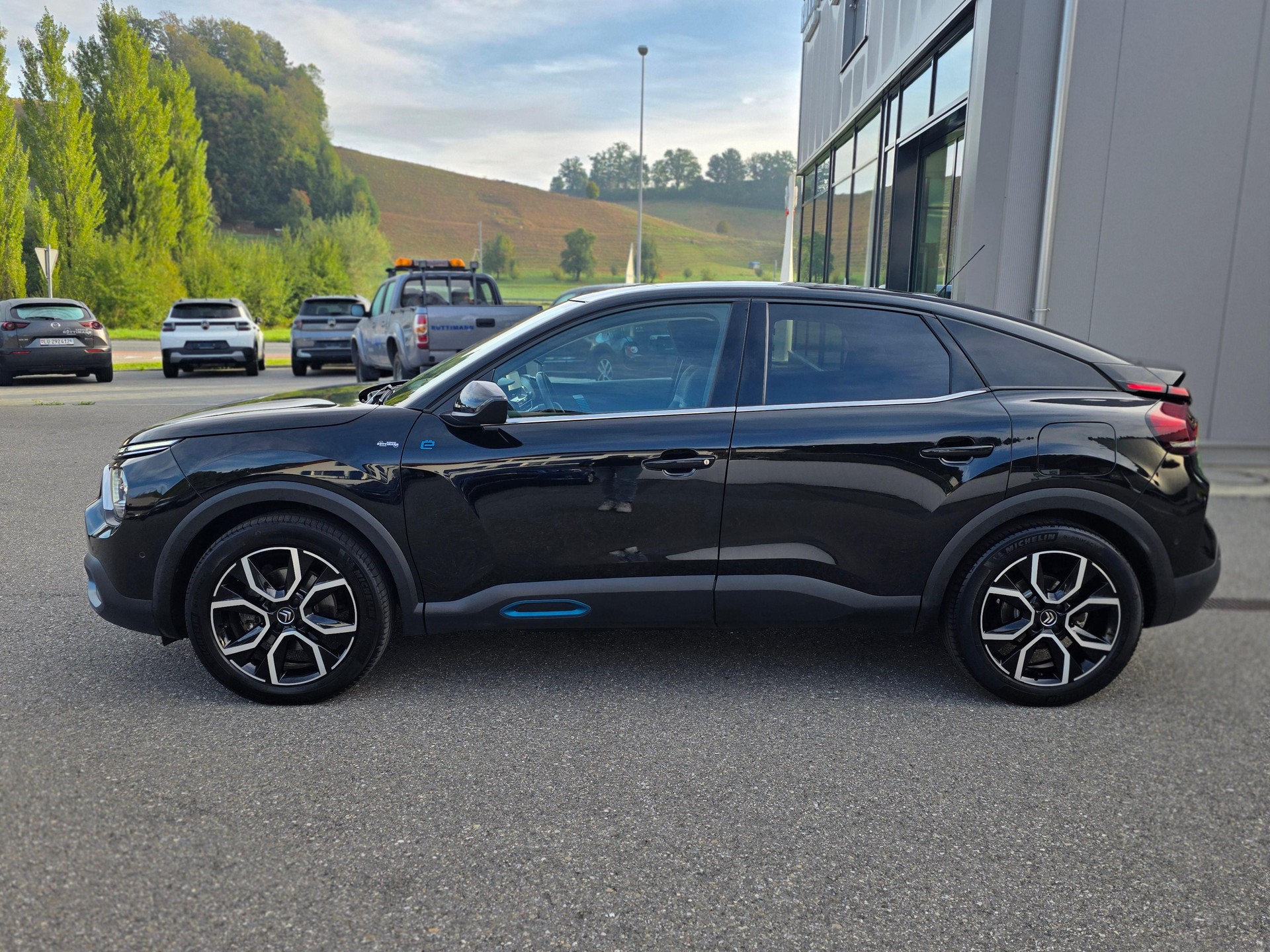 CITROEN Citroën e-C4 Shine-image-1