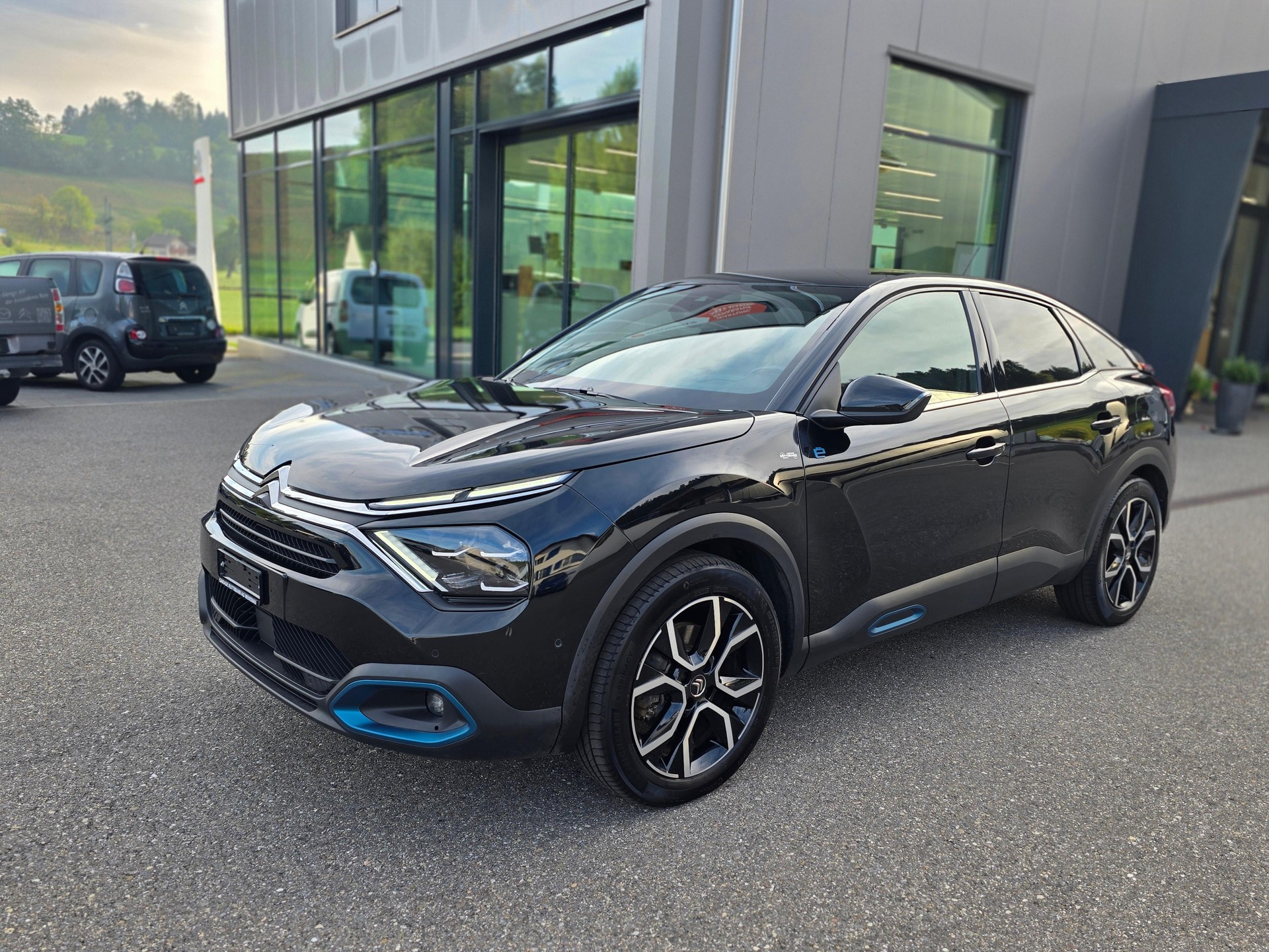 CITROEN Citroën e-C4 Shine-image-0