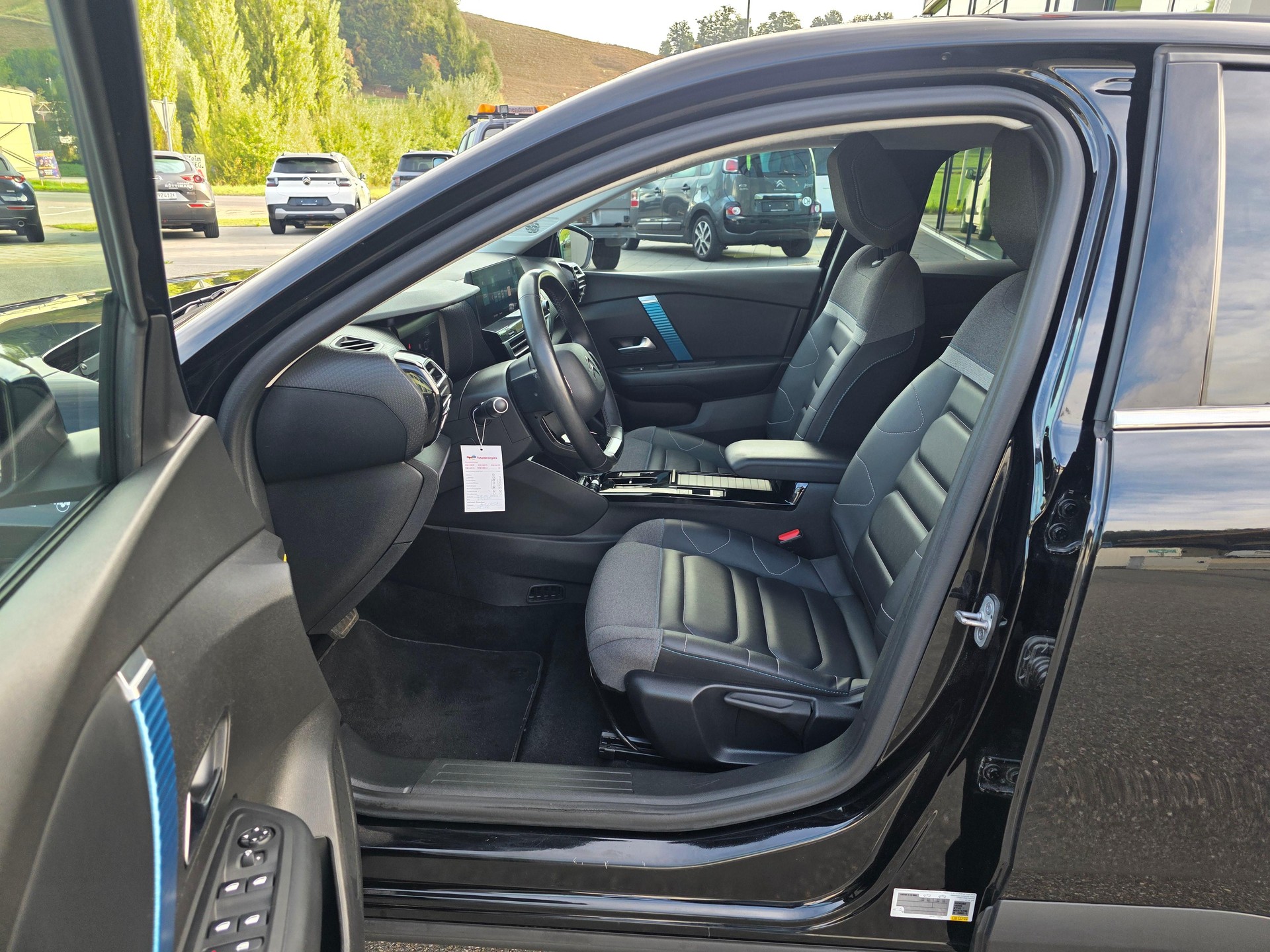 CITROEN Citroën e-C4 Shine-image-11