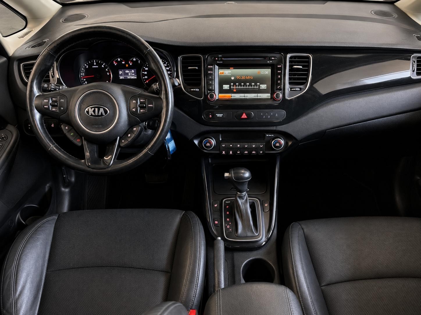 KIA Carens 1.7 CRDi Style DCT-image-12