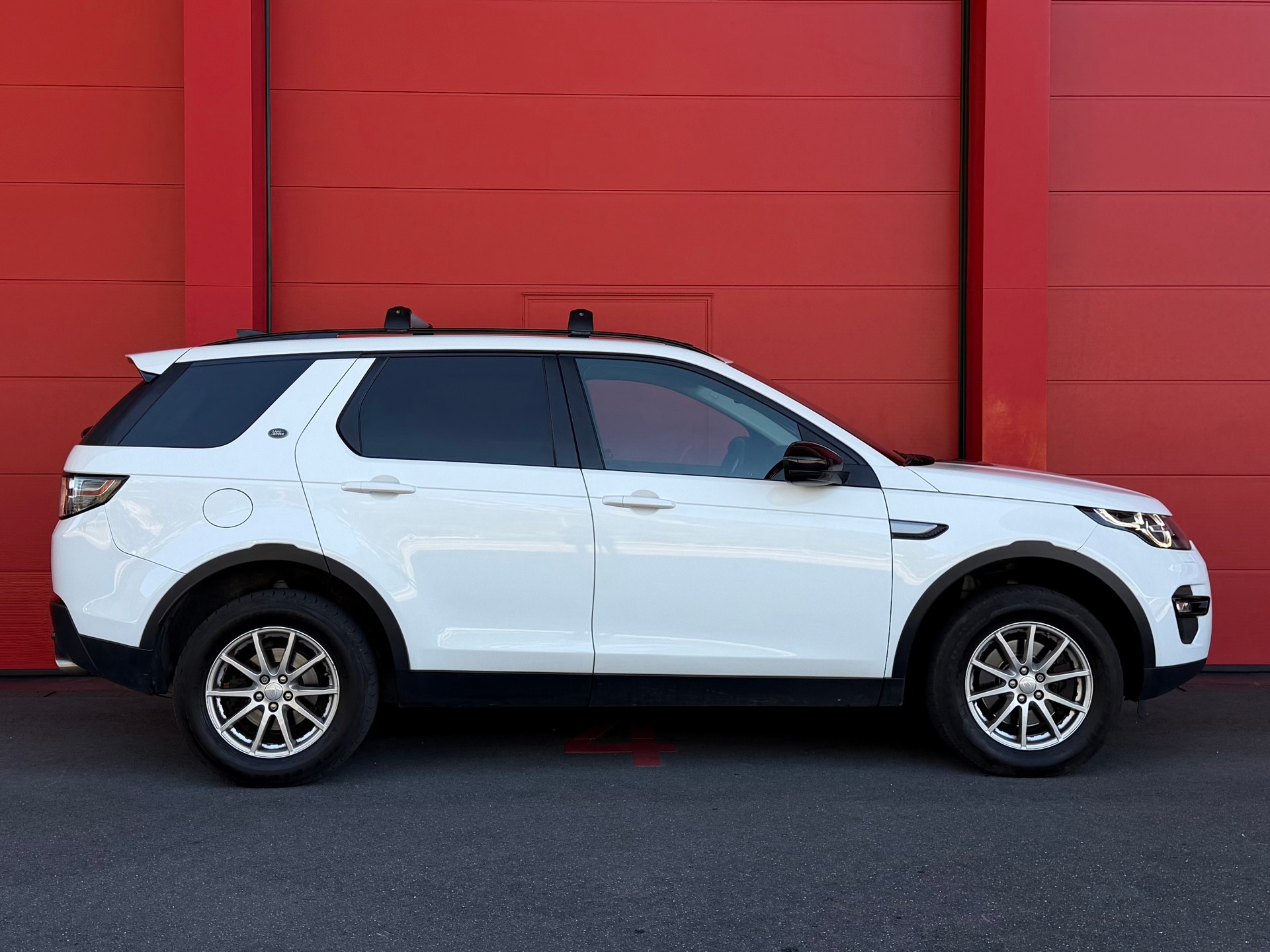 LAND ROVER Discovery Sport 2.0 TD4 SE AT9 *CH-Fahrzeug*-image-2