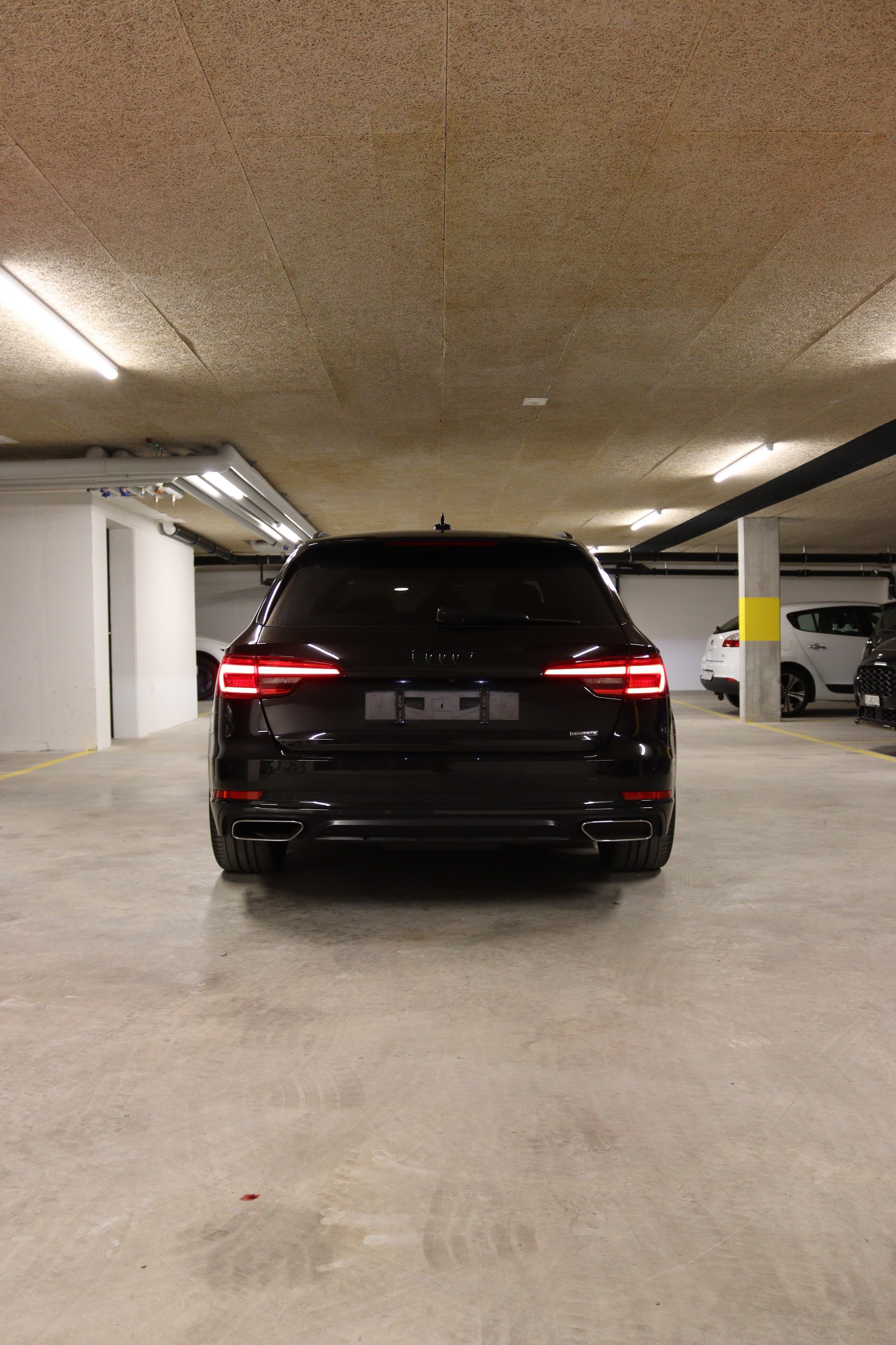 AUDI 2.0 40 TDI Sport Attraction quattro S-Tronic-image-3
