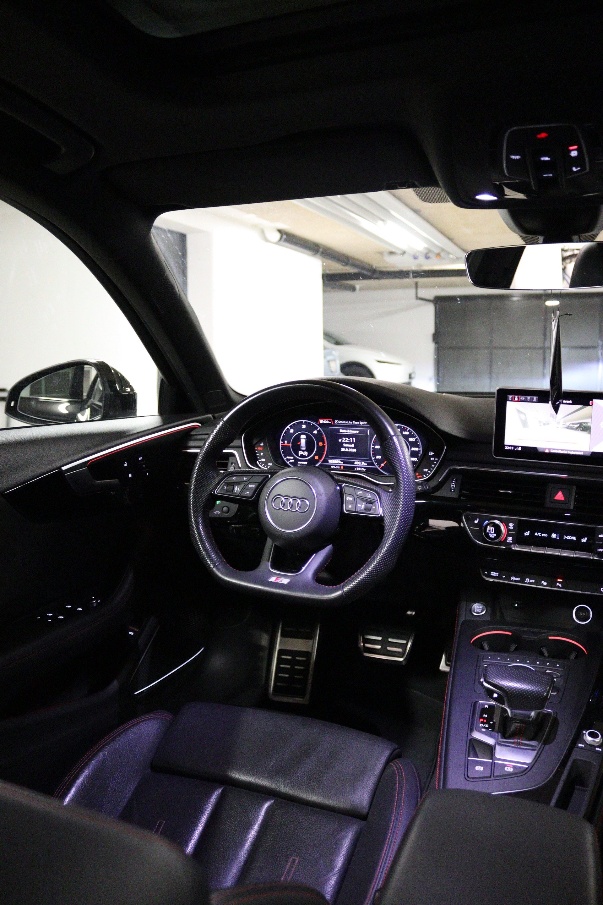 AUDI 2.0 40 TDI Sport Attraction quattro S-Tronic-image-5