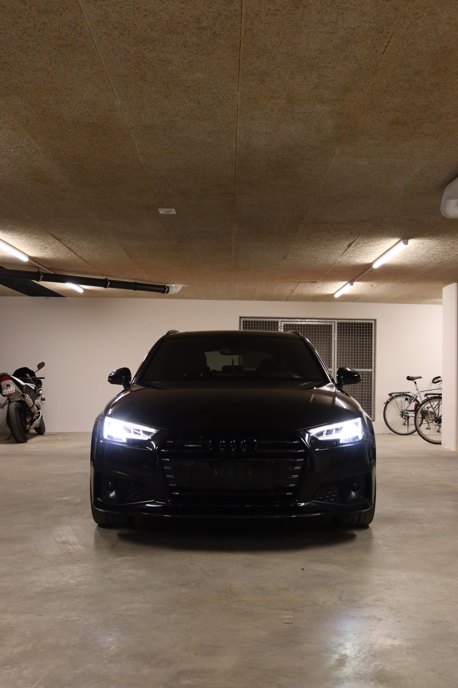 AUDI 2.0 40 TDI Sport Attraction quattro S-Tronic-image-2