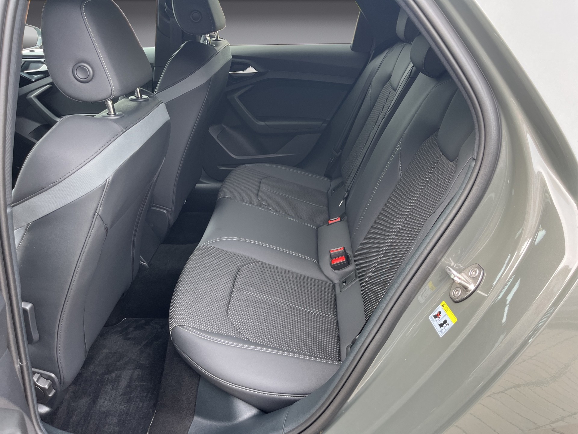 AUDI A1 Sportback 40 TFSI S Line S-tronic*MMI Navi plus, Optikpaket schwarz, Soundsystem, Ambiente Lichtpaket, (5-Jahre Garantie)-image-10