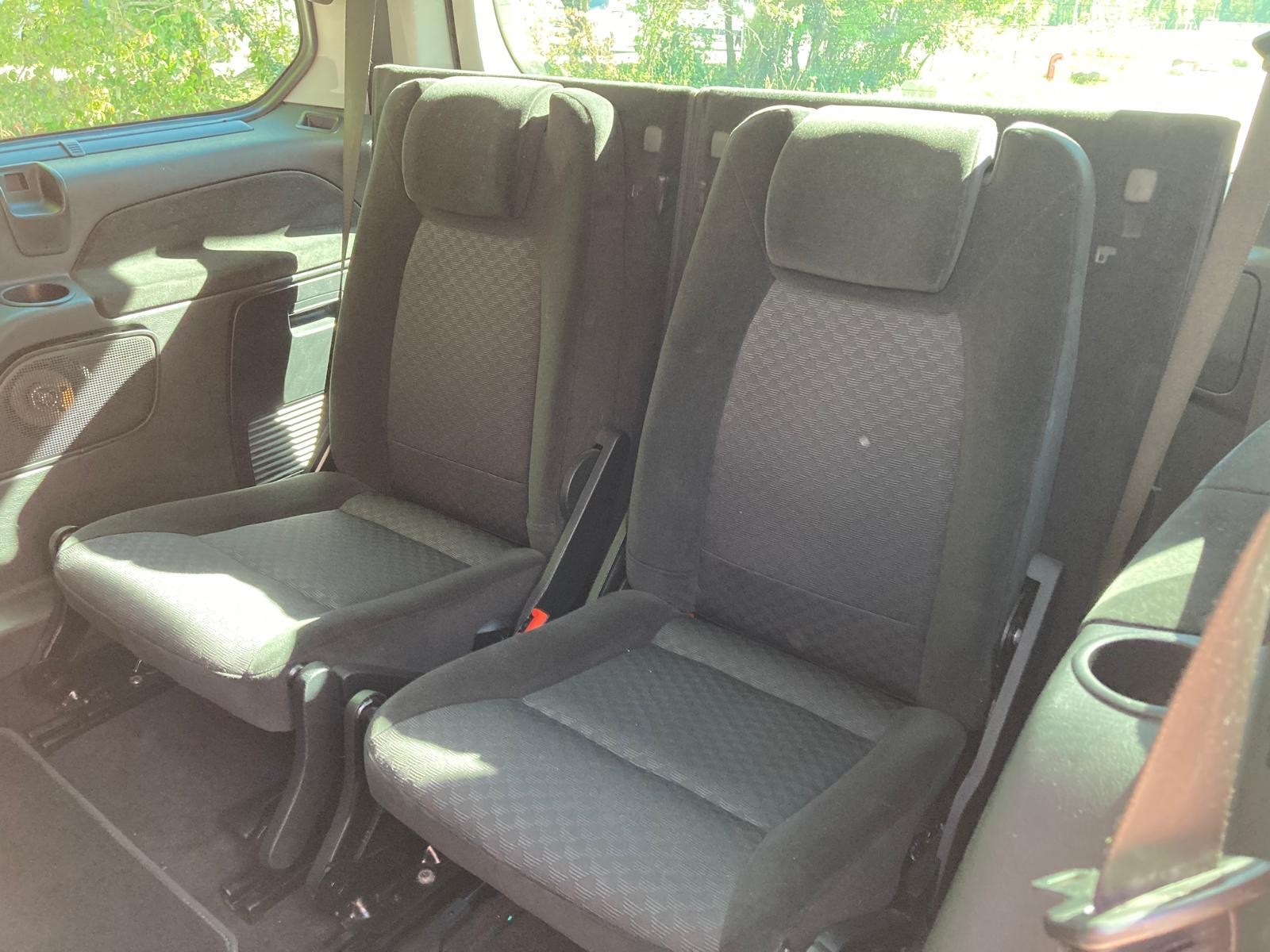 FORD Galaxy 2.0i Ghia-image-8