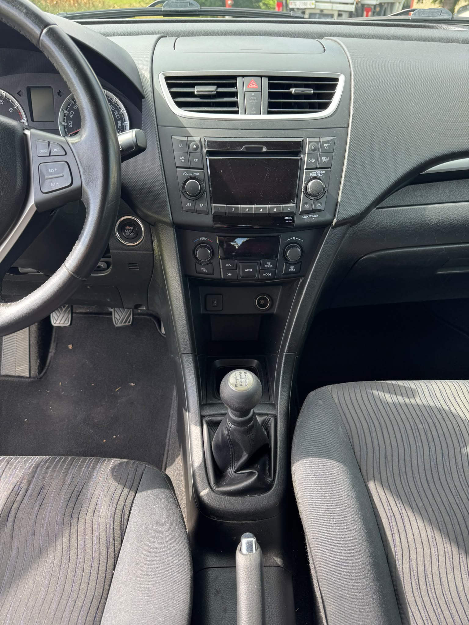 SUZUKI Swift 1.2i 16V GL Top 4x4-image-10