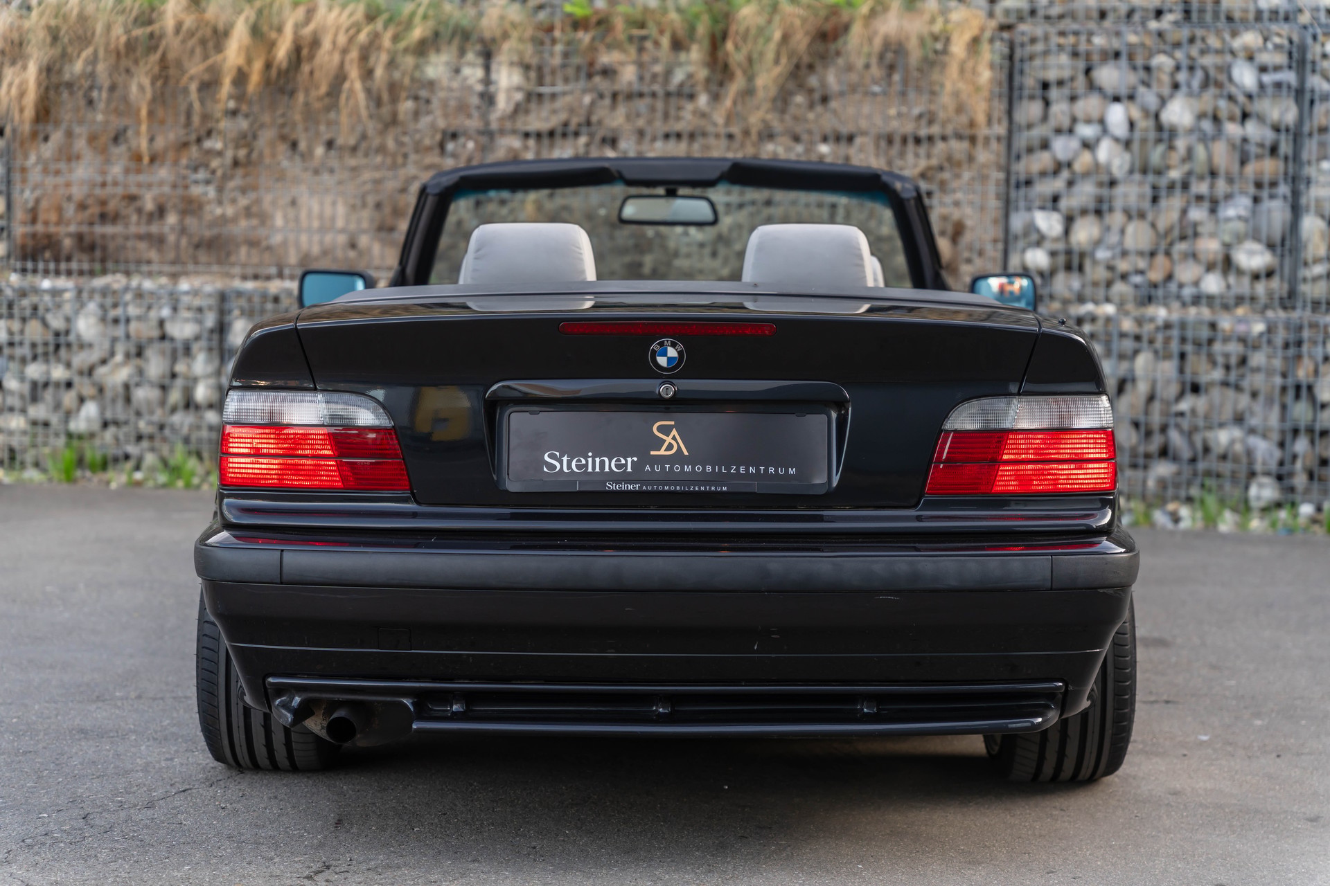 BMW 318i Cabrio M-Paket Facelift-image-9