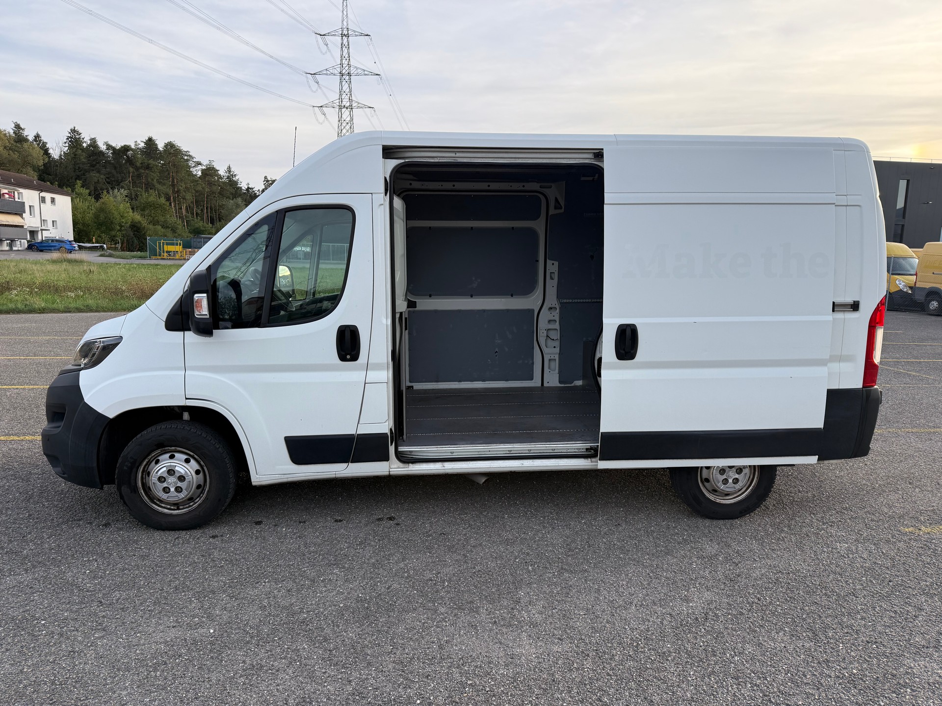 PEUGEOT Boxer 2.0 HDI 335 Active L2H2-image-2
