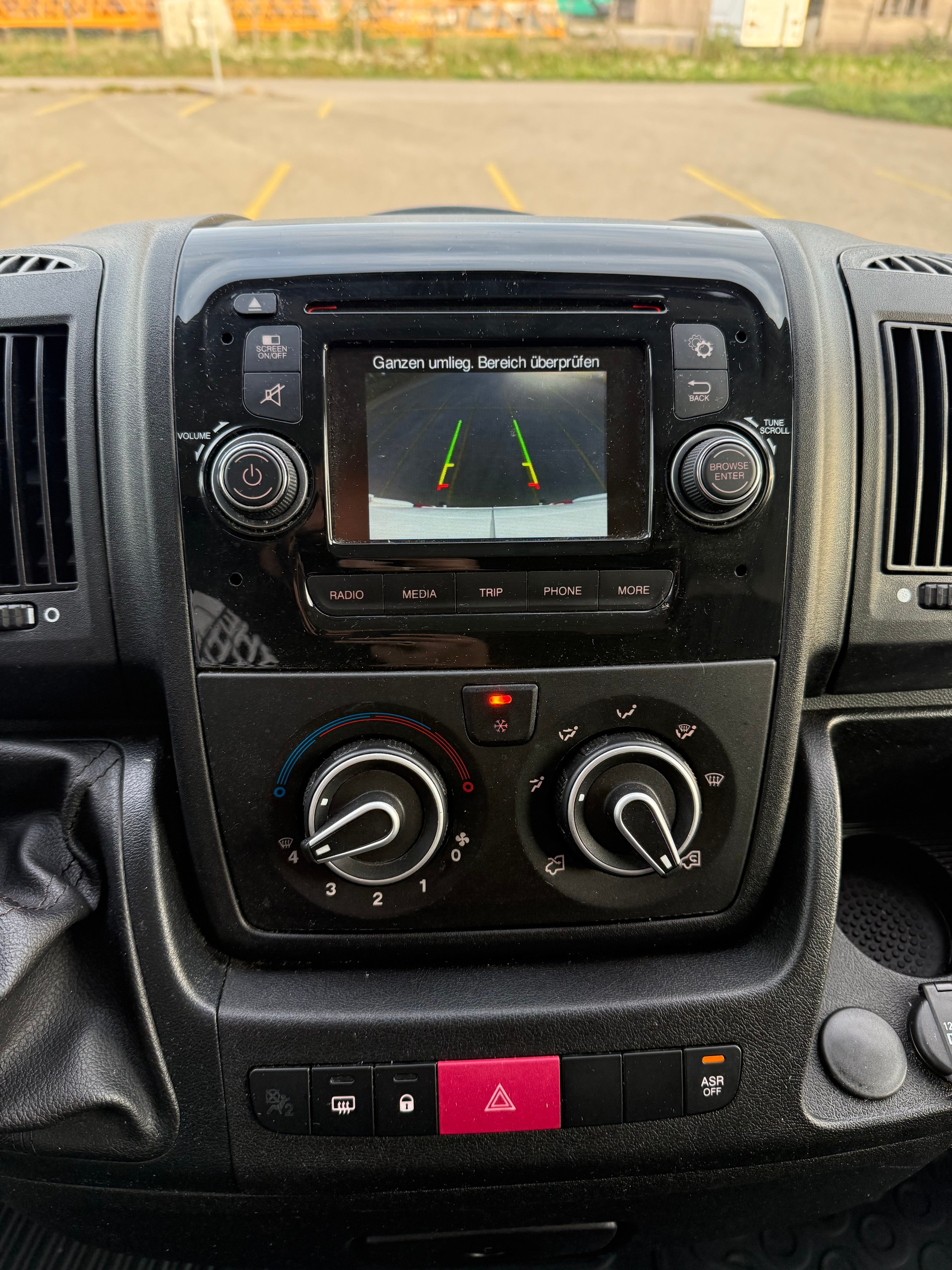 PEUGEOT Boxer 2.0 HDI 335 Active L2H2-image-8
