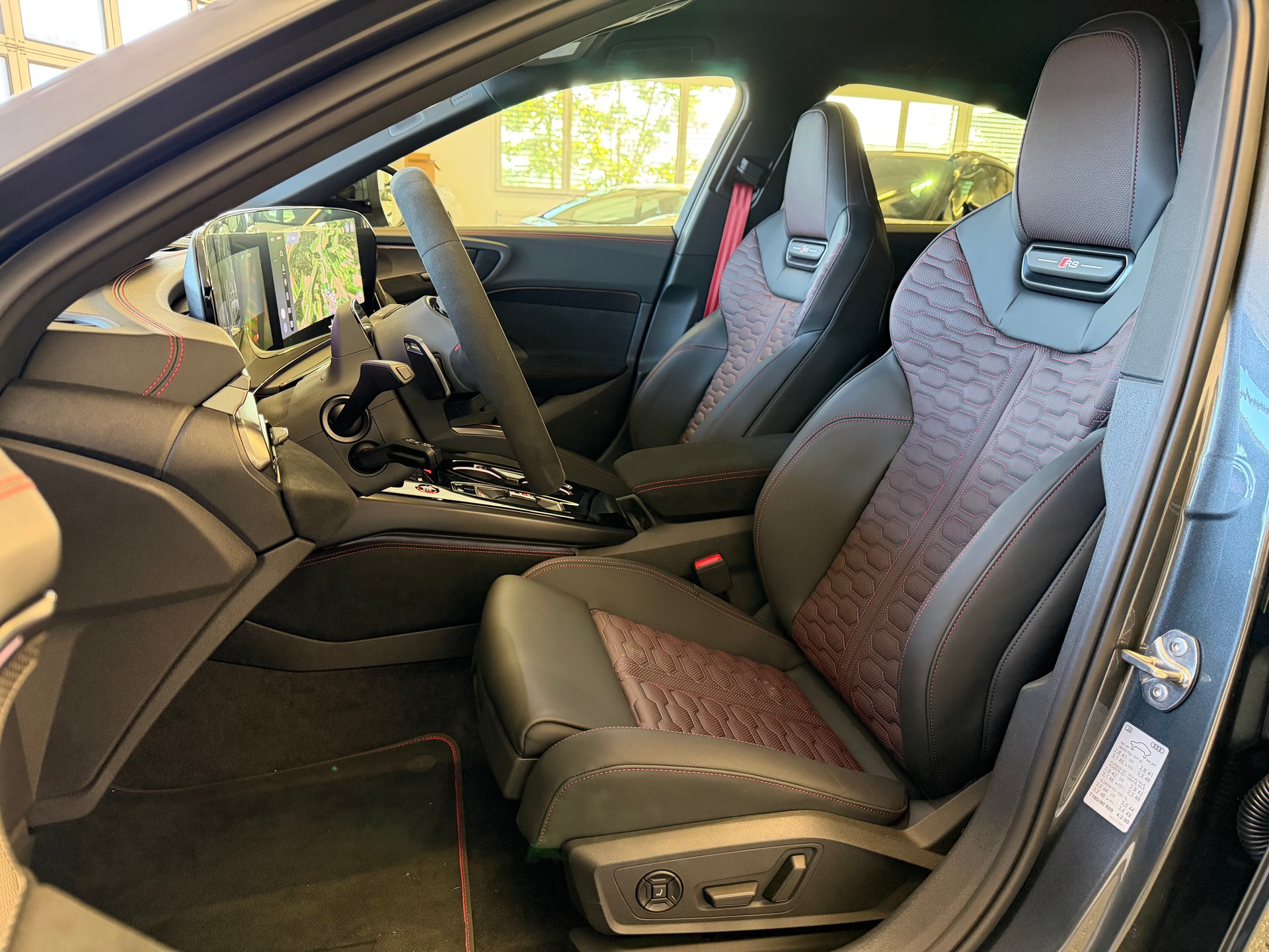 AUDI RS 5 Limousine, CH Typenschein, V-Max Anhebung, Tech pro Paket, Head up Display, OLED-image-14