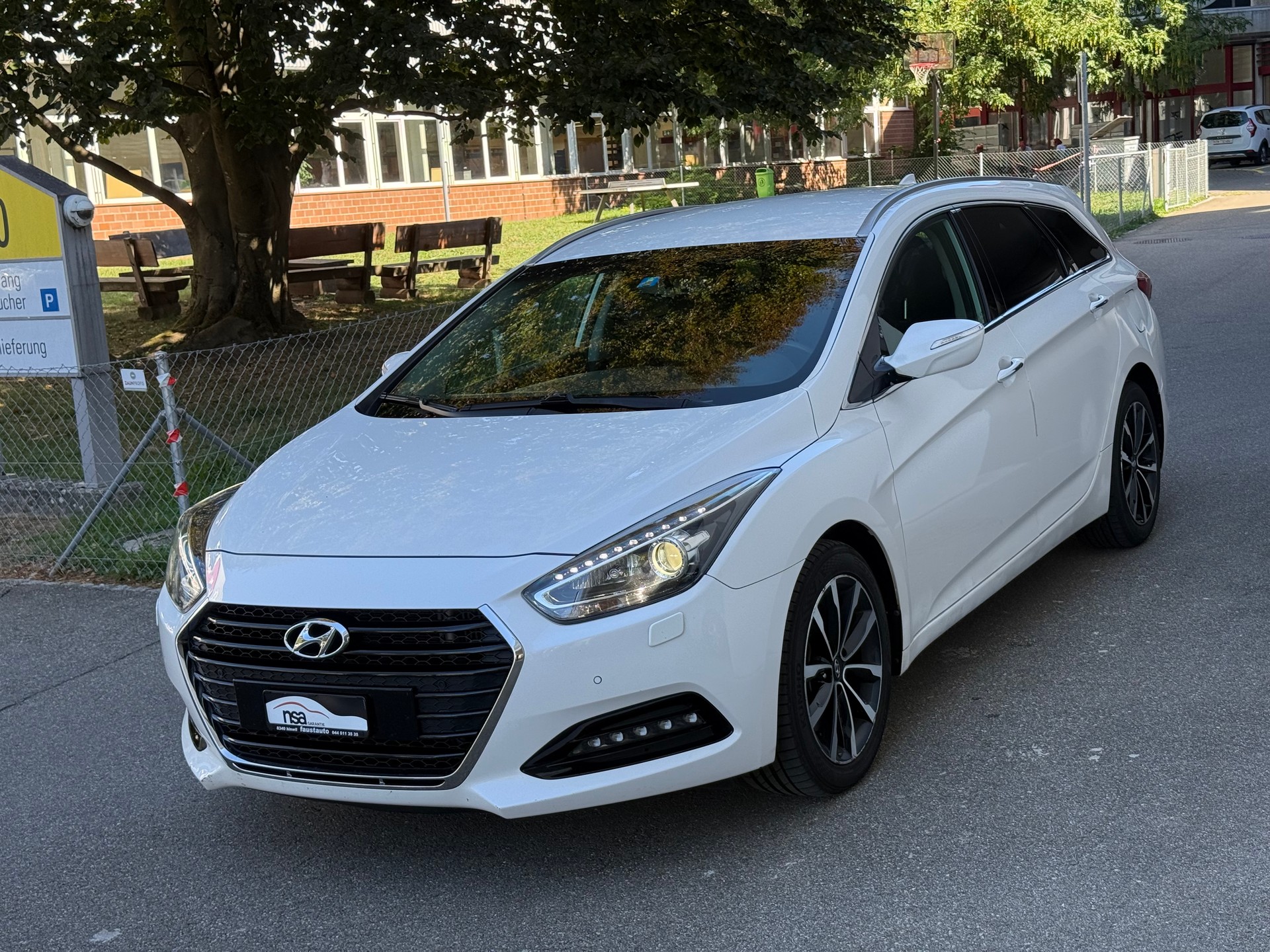 HYUNDAI i40 Wagon 1.7 CRDI Vertex Automatic-image-1