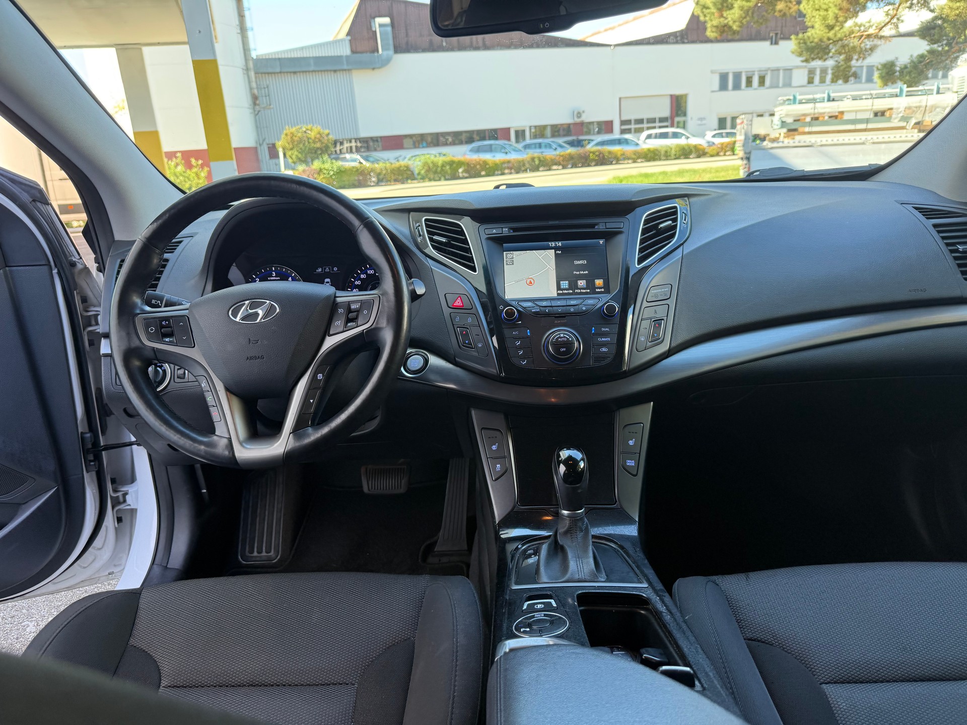 HYUNDAI i40 Wagon 1.7 CRDI Vertex Automatic-image-7