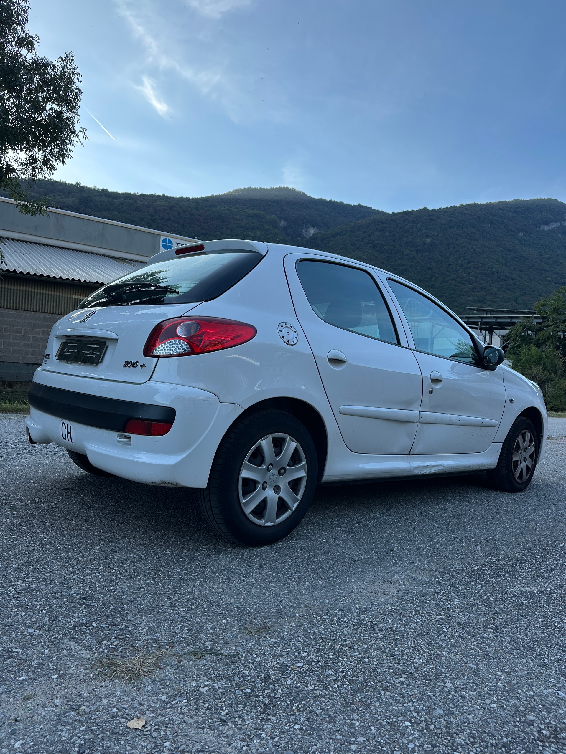 PEUGEOT 206+ 1.4 Trendy-image-3