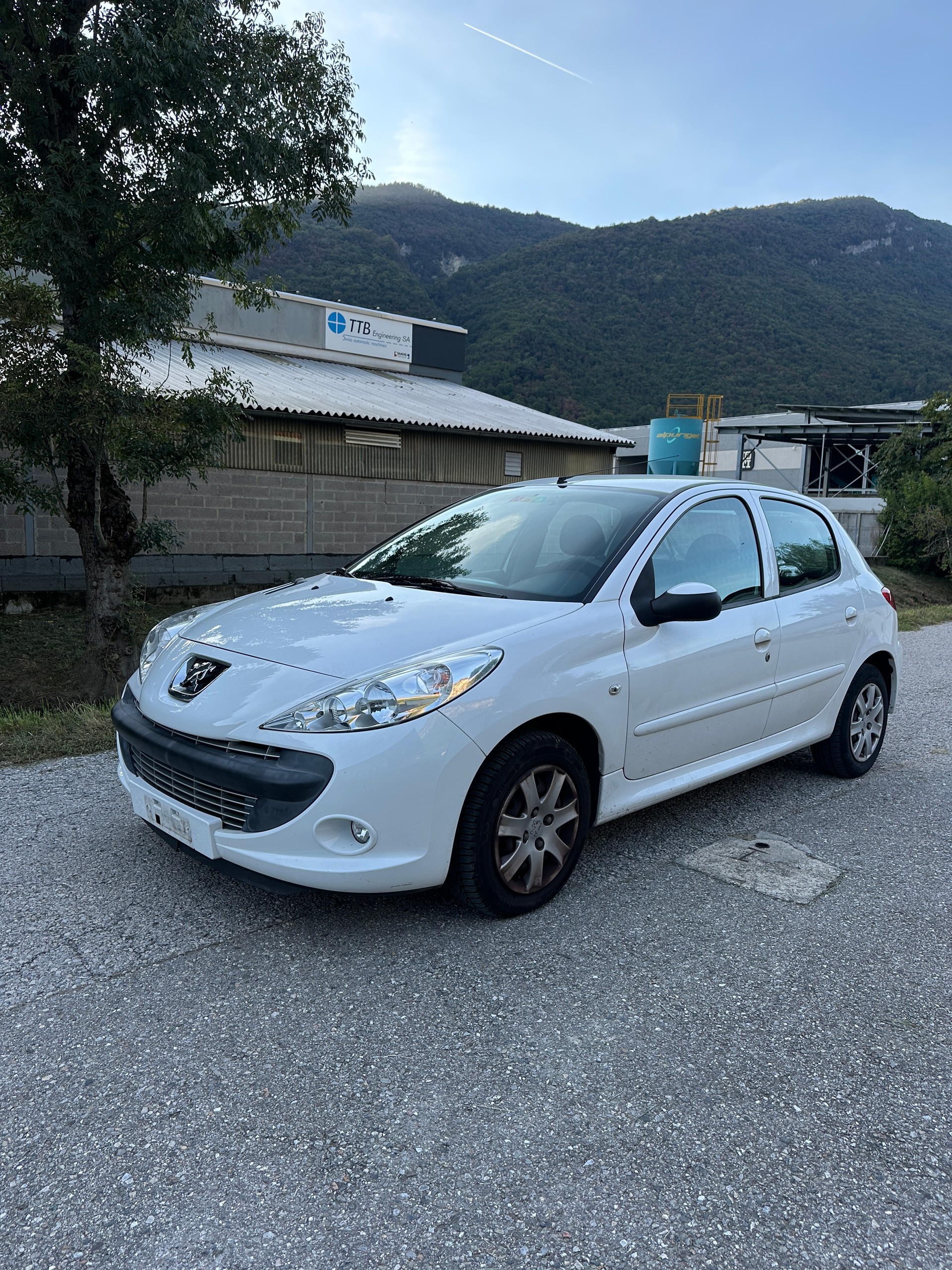 PEUGEOT 206+ 1.4 Trendy-image-2