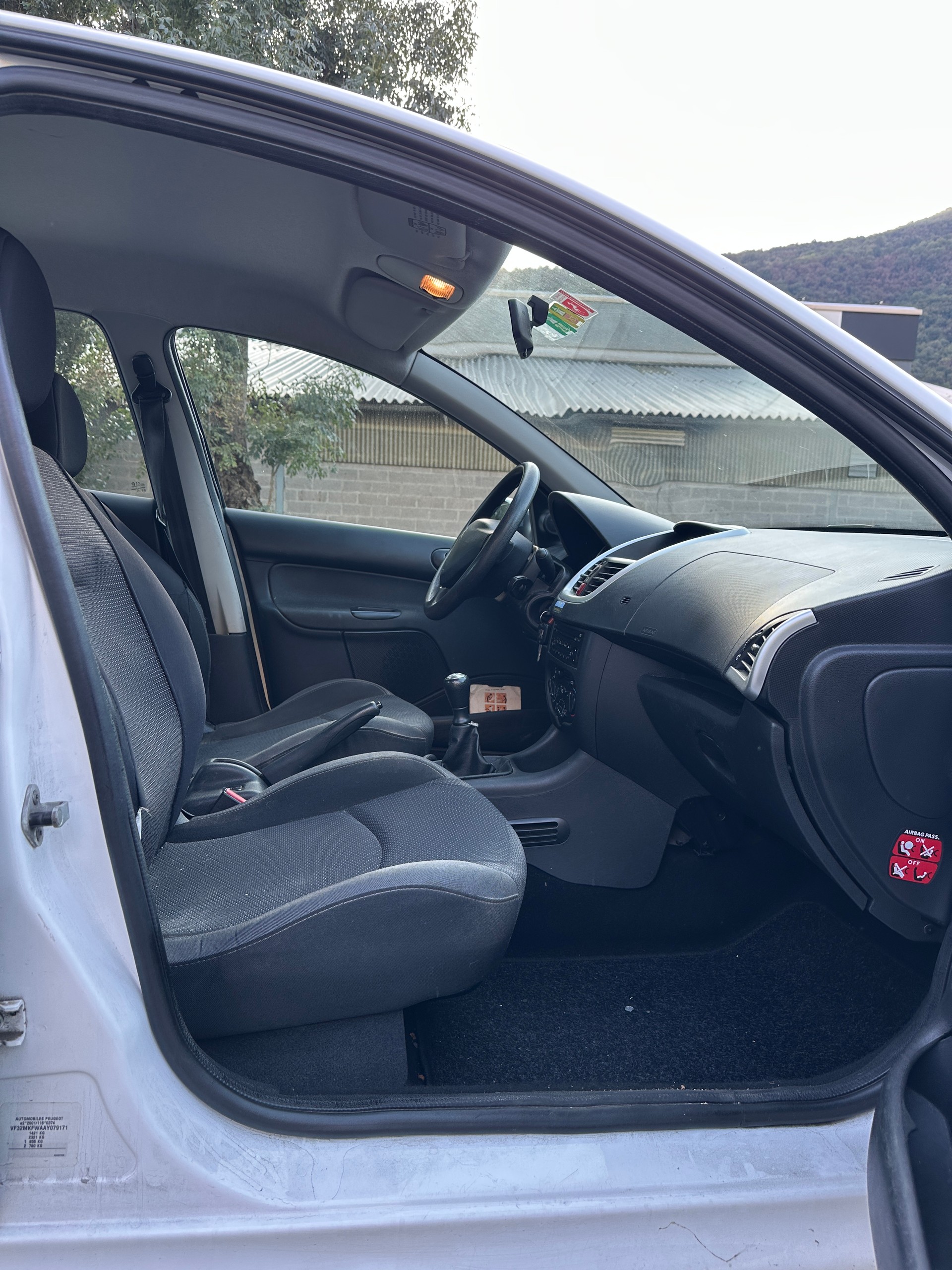 PEUGEOT 206+ 1.4 Trendy-image-8