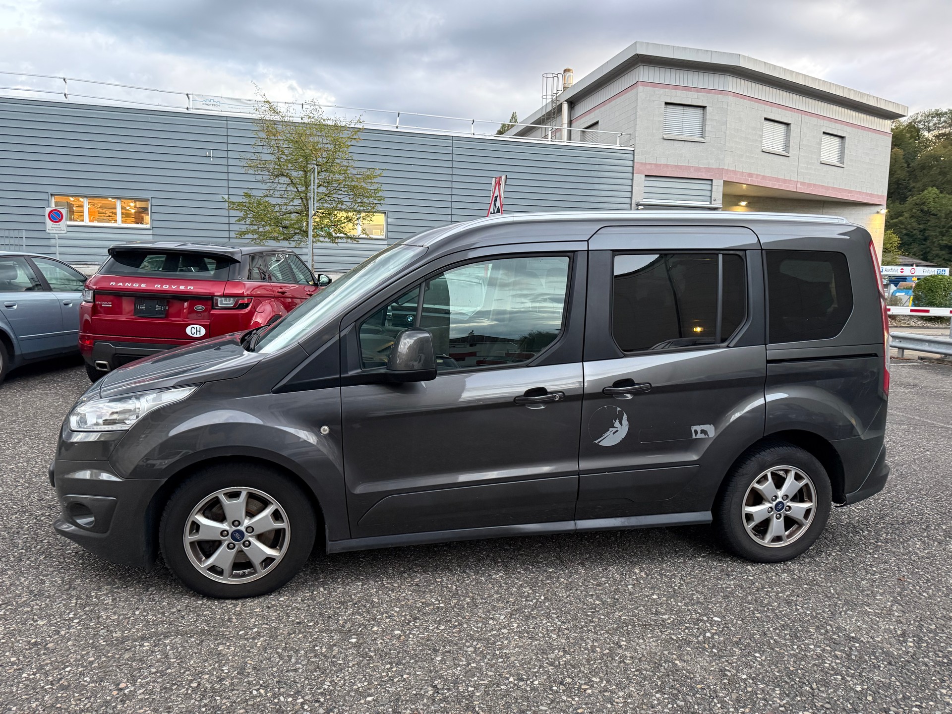FORD Tourneo Connect 1.5 TDCi Titanium Powershift-image-1