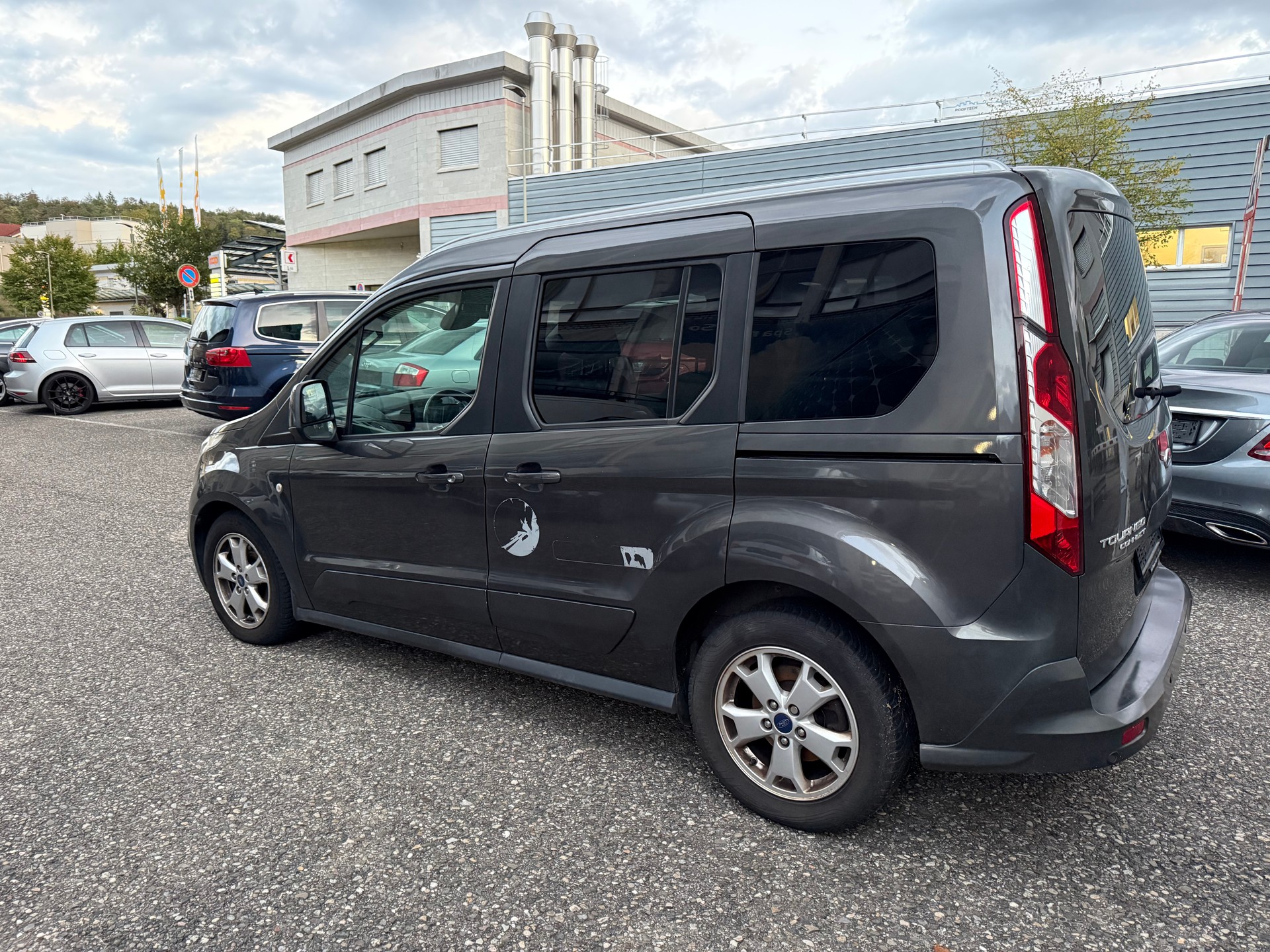 FORD Tourneo Connect 1.5 TDCi Titanium Powershift-image-2