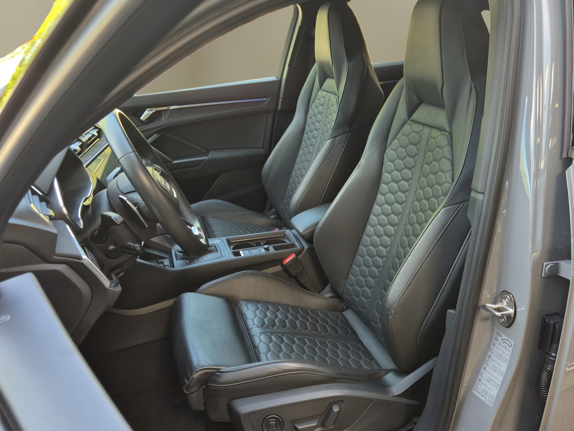 AUDI RS Q3 Sportback quattro S tronic-image-9