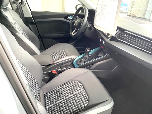 AUDI A1 Sportback 1.5 35 TFSI Advanced S-Tronic-image-12